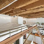 Welkeys - Vinaigriers Apartment
